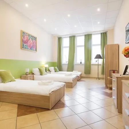 Downtown Family Shopping Street Polwiejska By Renters * Познань