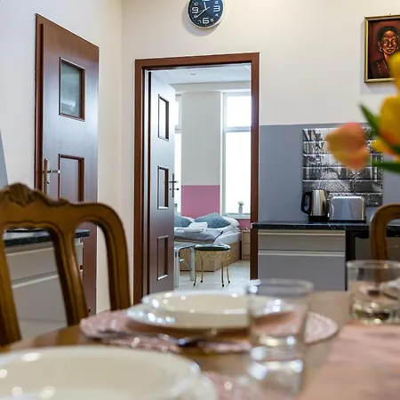 Апартаменты Downtown Family Shopping Street Polwiejska By Renters